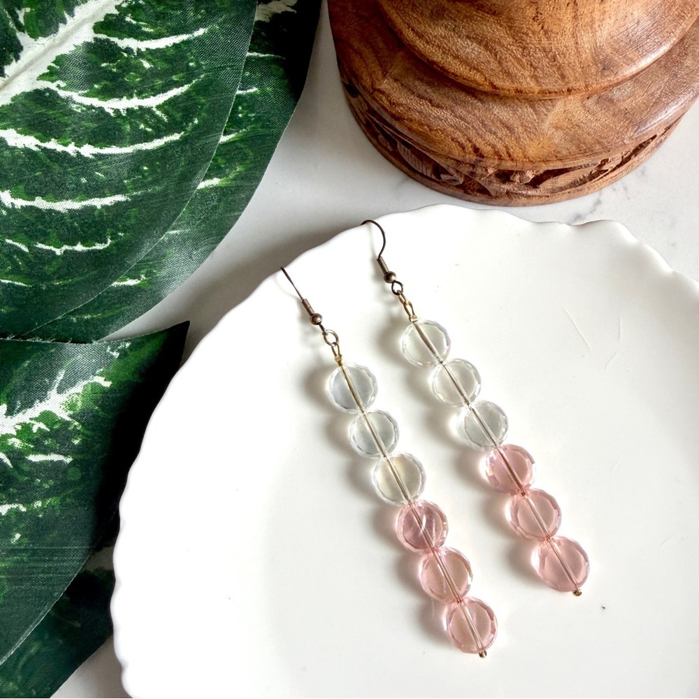 3/$22🩶 Clear & Pink Bead Acrylic Earrings Long Bar Dangle PREOWNED Boho Jewelry